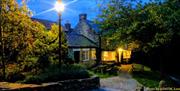 An image of The Black Swan at Oldstead by night