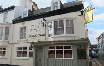 An image of Black Swan Hotel exterior