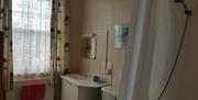 An image of the bathroom at Warwick House