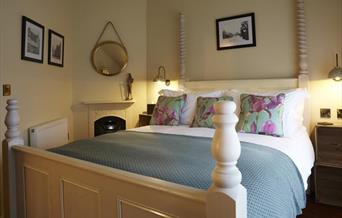 An image of The Copper Horse - Sunbeam Cottage bedroom